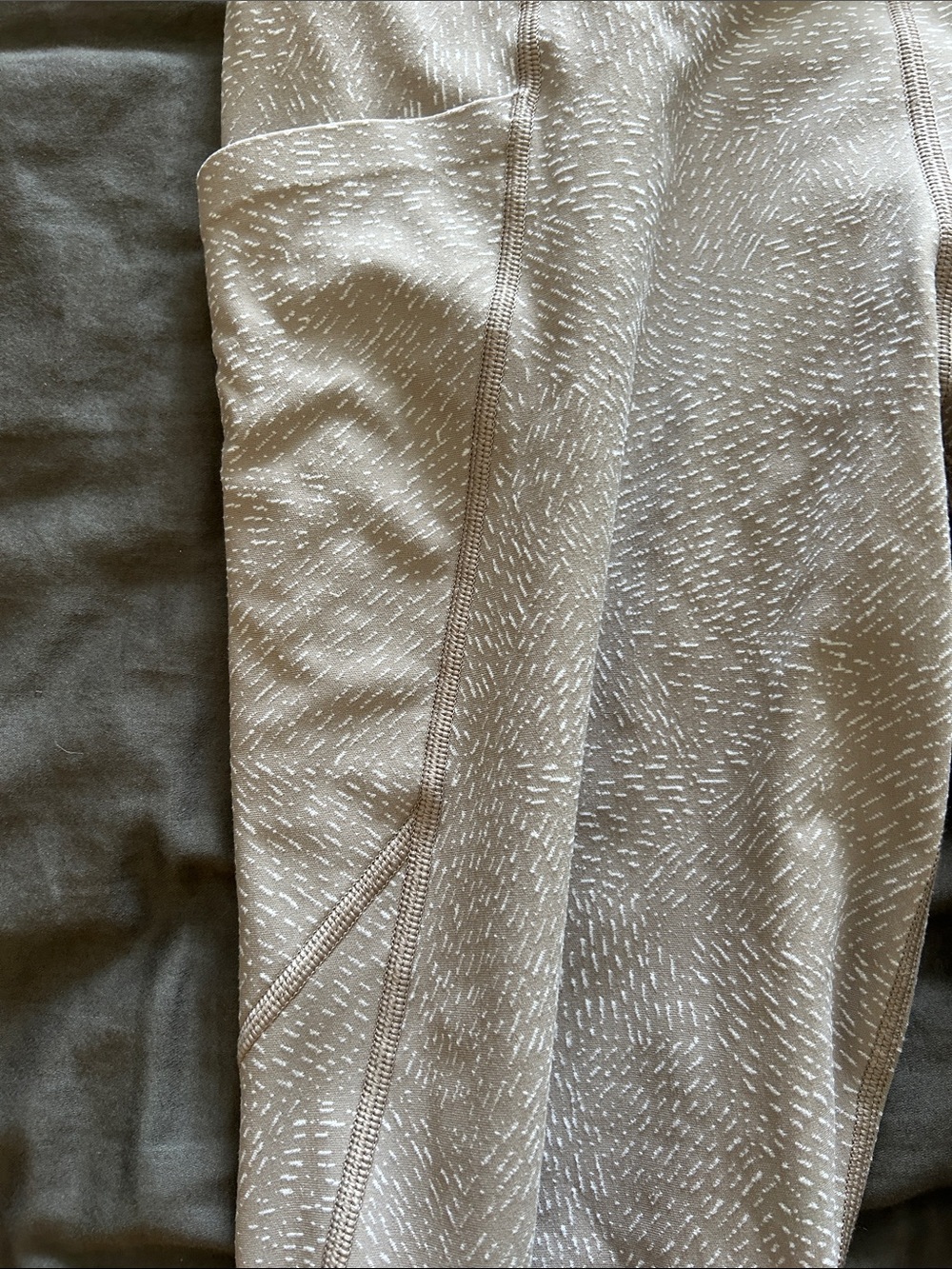 Athleta Salutation Stash Pocket Tight 3/4 Length - Picture 2 of 3